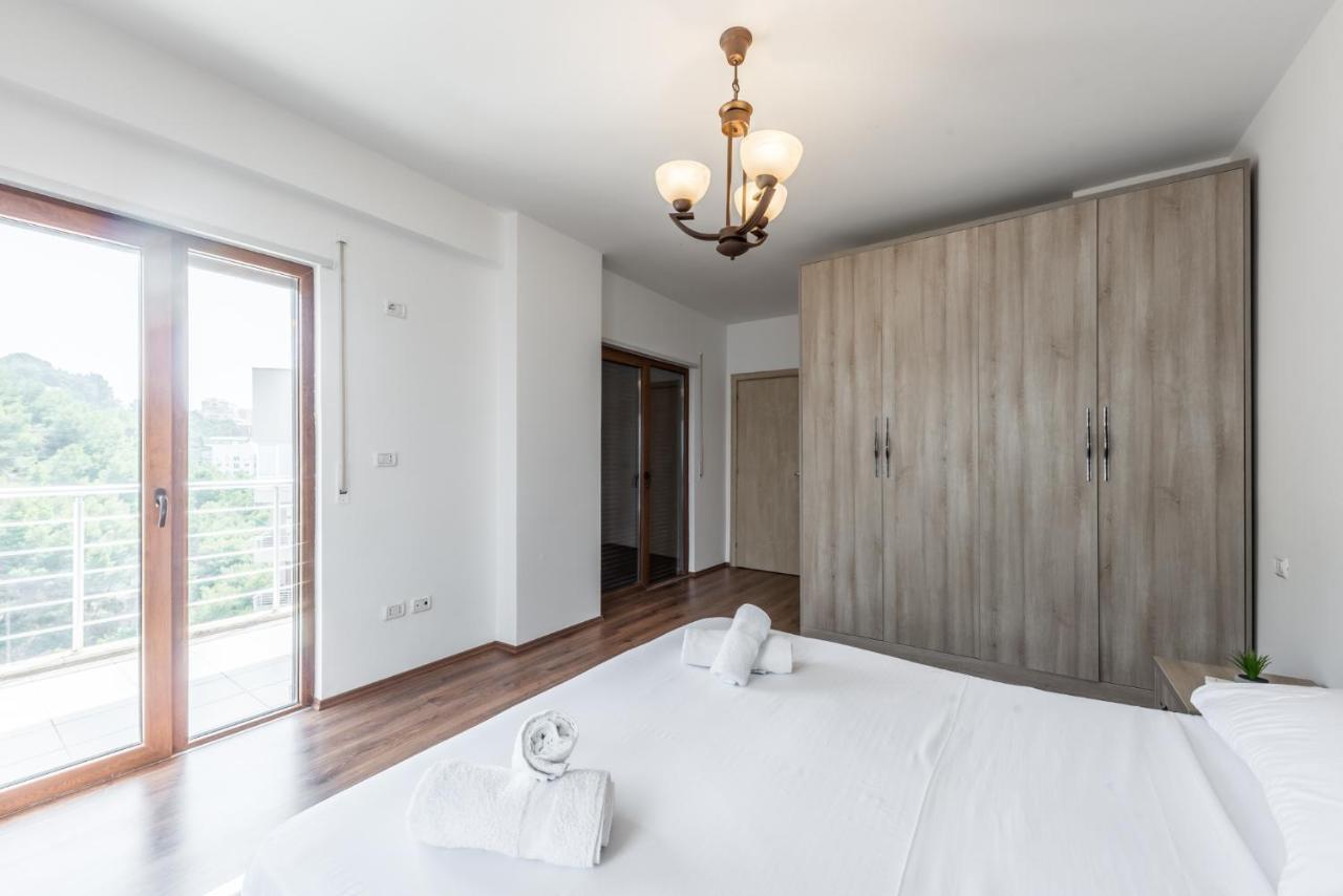 Spectacular Seaview Penthouse * Durrës